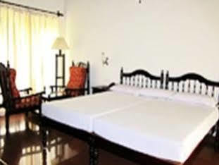 Lakshmi Hotel And Resorts Kumarakom Esterno foto